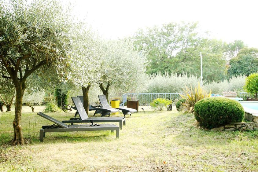 Blanchard Alain Au 8 Bd Du Temple Bed & Breakfast Saint Hippolyte du Fort Bagian luar foto